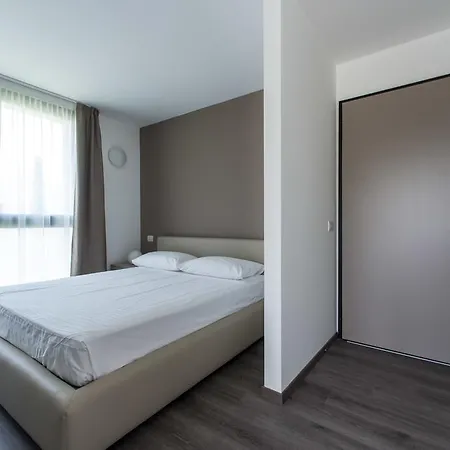 Apartman Residenza Decimina *